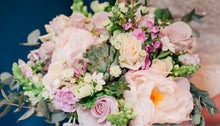 Load image into Gallery viewer, Sample Bouquet
